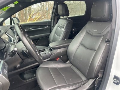 2022 Cadillac XT5 Premium Luxury