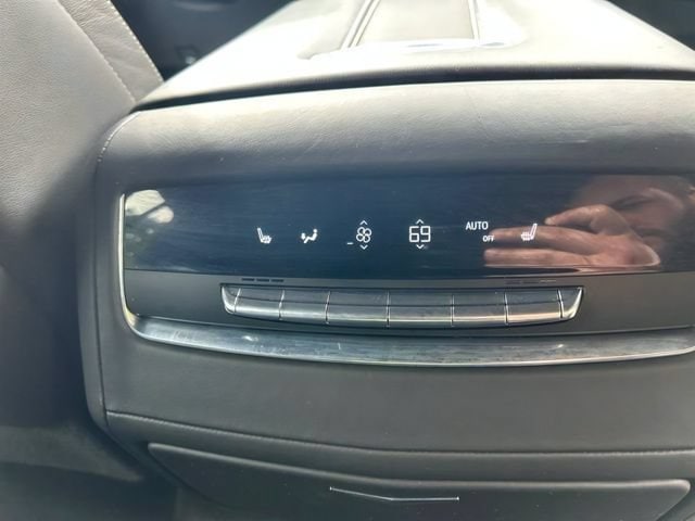 2023 Cadillac Escalade Sport Platinum