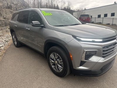 2025 Chevrolet Traverse LT