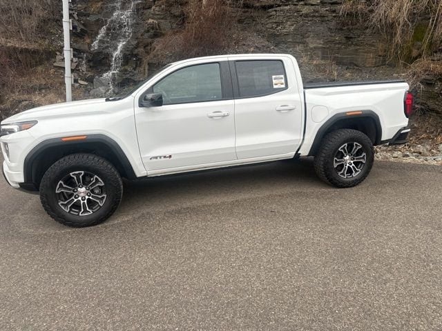 2024 GMC Canyon AT4