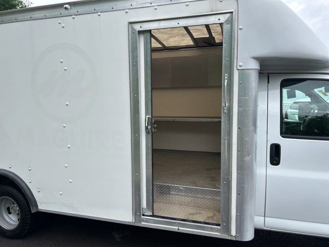 2022 Chevrolet Express Cutaway 3500 Van 177"