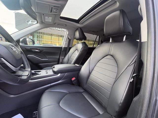 2023 Toyota Highlander Hybrid XLE