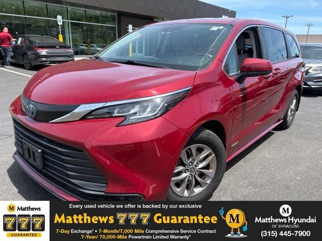 2021 Toyota Sienna LE 8 Passenger