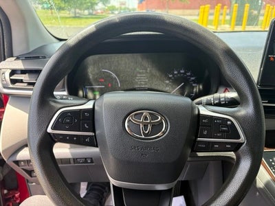 2021 Toyota Sienna LE 8 Passenger