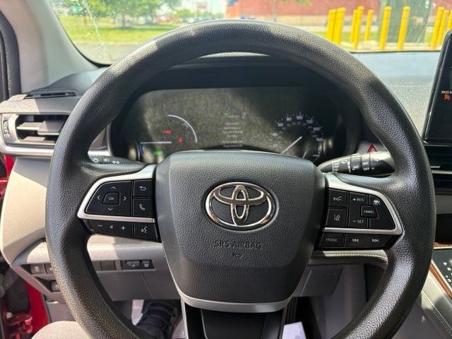 2021 Toyota Sienna LE 8 Passenger