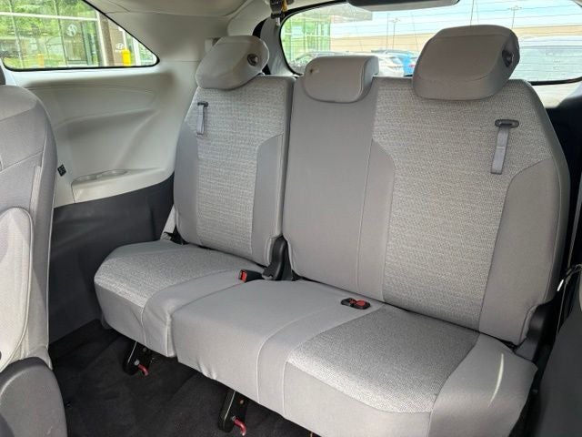 2021 Toyota Sienna LE 8 Passenger
