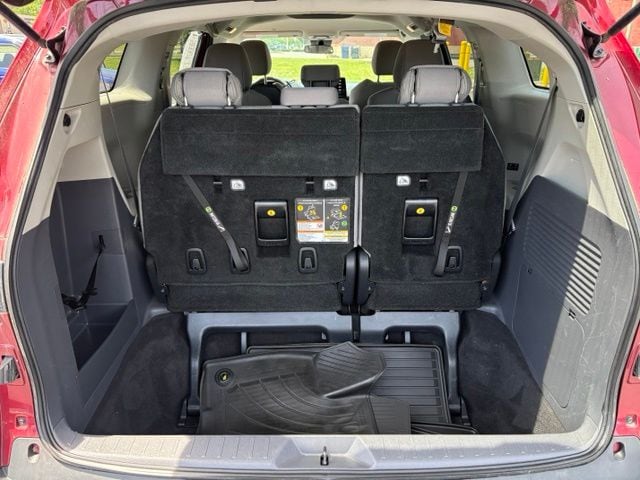 2021 Toyota Sienna LE 8 Passenger