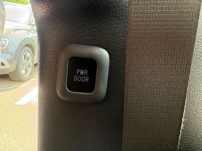 2021 Toyota Sienna LE 8 Passenger