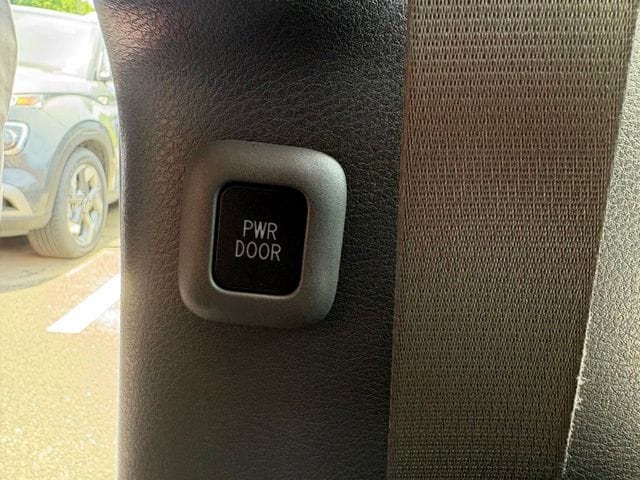 2021 Toyota Sienna LE 8 Passenger