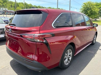 2021 Toyota Sienna LE 8 Passenger