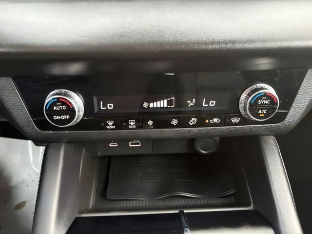 2023 Mitsubishi Outlander ES
