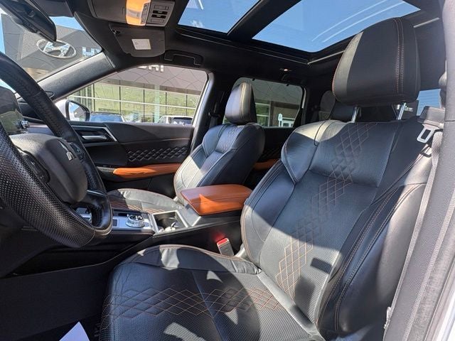 2023 Mitsubishi Outlander Plug-In Hybrid SEL
