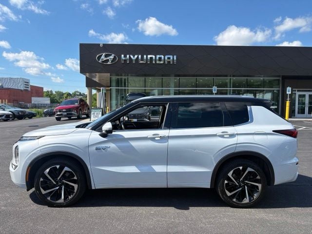 2023 Mitsubishi Outlander Plug-In Hybrid SEL