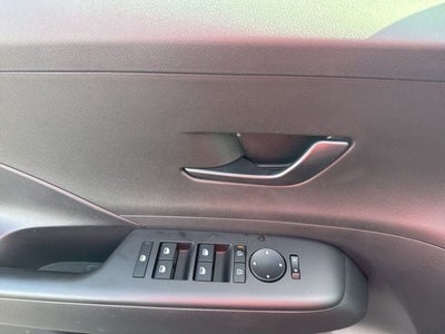 2025 Hyundai Kona SE