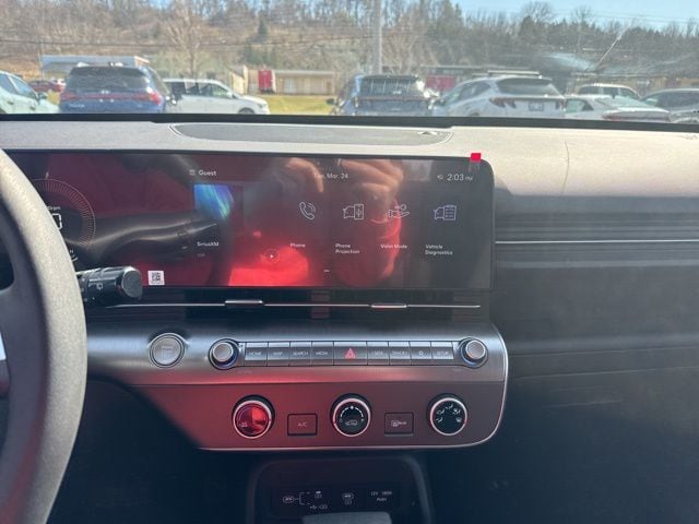 2025 Hyundai Kona SE