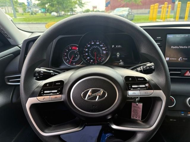 2023 Hyundai Elantra SE