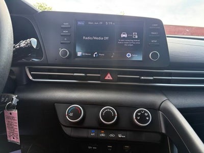 2023 Hyundai Elantra SE