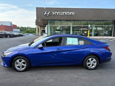 2023 Hyundai Elantra SE
