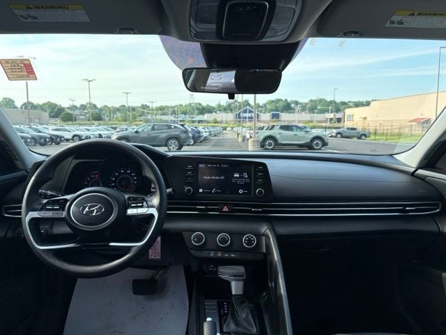 2023 Hyundai Elantra SE