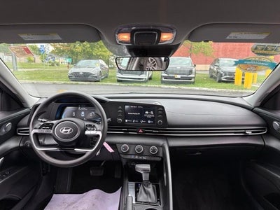 2024 Hyundai Elantra SE