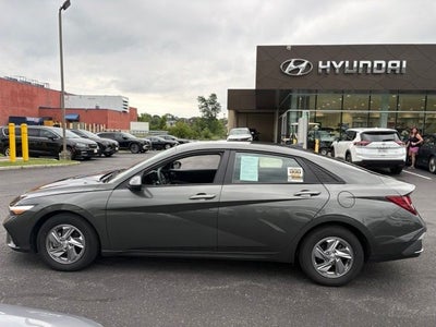 2024 Hyundai Elantra SE