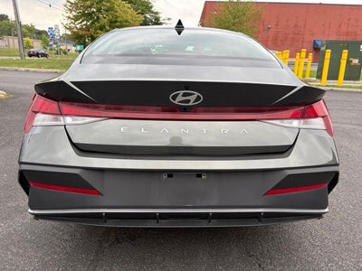 2024 Hyundai Elantra SE