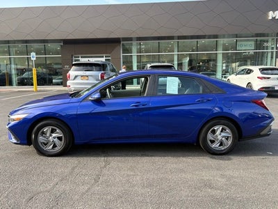 2024 Hyundai Elantra SE
