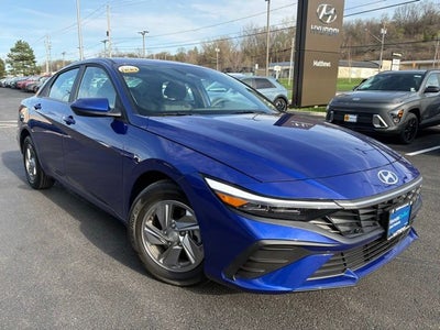 2024 Hyundai Elantra SE
