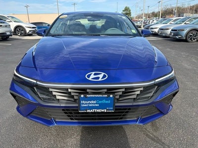 2024 Hyundai Elantra SE