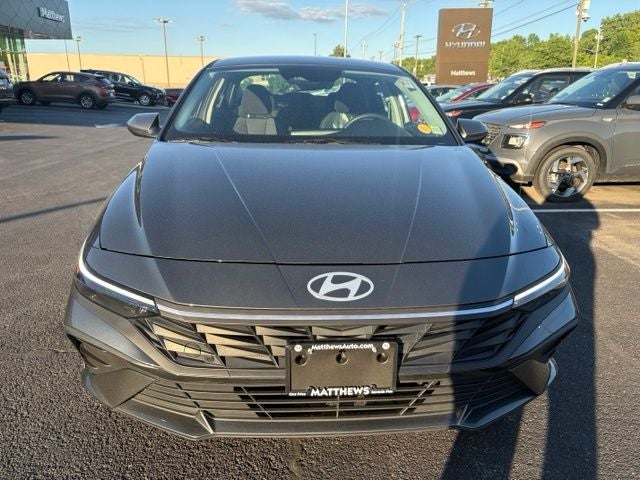 2025 Hyundai Elantra SE