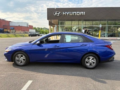 2025 Hyundai Elantra SE
