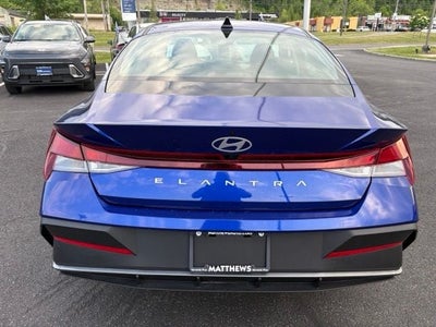 2025 Hyundai Elantra SE