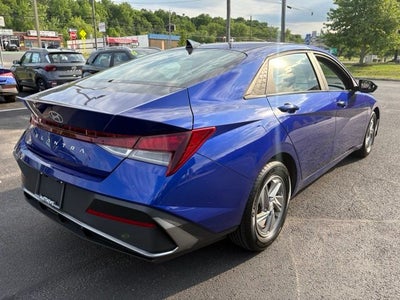 2025 Hyundai Elantra SE